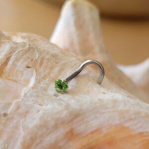 18G Green heart nose screw nostil piercing jewelry prong set CZ gem